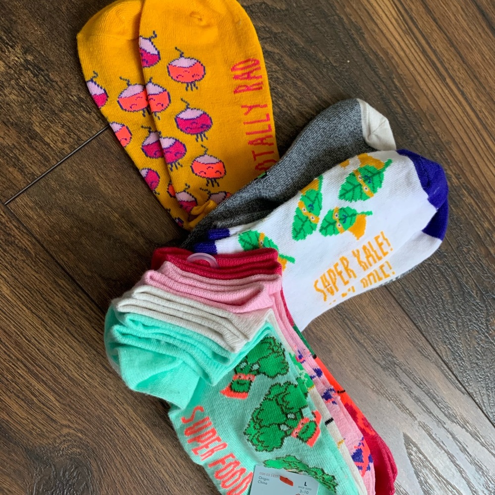 Cat & jack no show vegetable socks